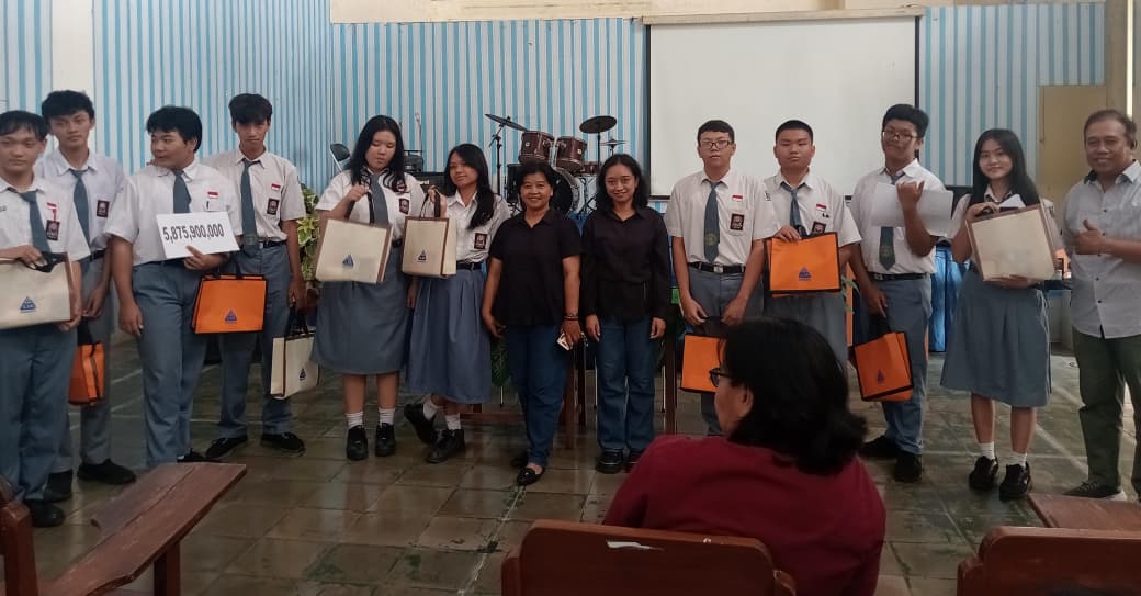 berita, Fun English 2025, sma widya wacana, widya wacana, ysk,  yayasan sekolah kristen, yayasan, surakarta, sma