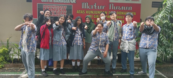 Kegiatan Siswa, Program Internship unik di Griya Bahagia PMI Surakarta, sma widya wacana, widya wacana, ysk,  yayasan sekolah kristen, yayasan, surakarta, sma